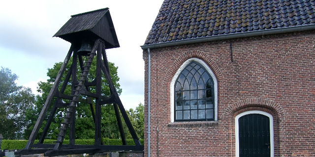 Giethoorn herdenkt met stille tocht